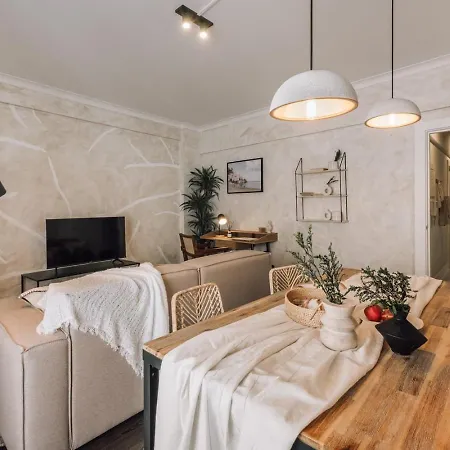 Ladispoli - 1 Bedroom In Estrela ליסבון